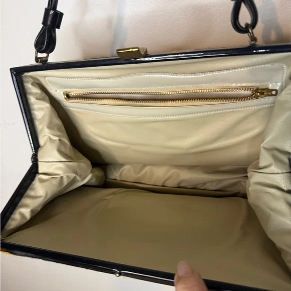 Stylish Geometric Patterned Handbag - Picture 2 of 3